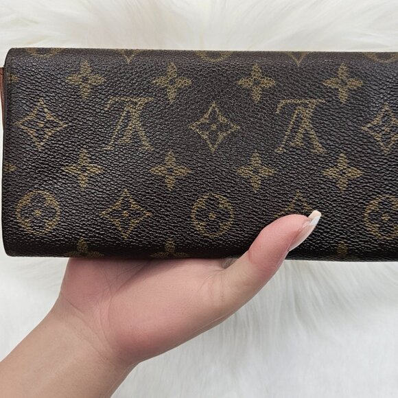 Louis Vuitton Monogram Sarah Wallet - Picture 5 of 14